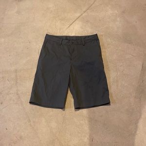 grey nike cargo shorts
